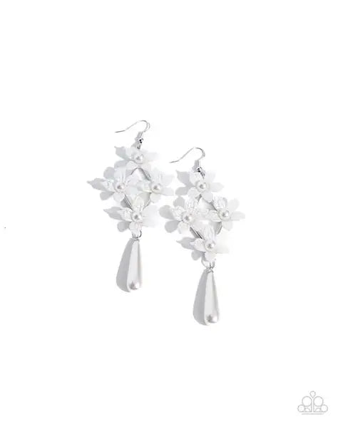Vintage Veining White Earring